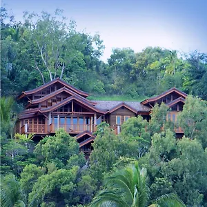 https://villa-empat-puluh-dua.queenslandhotels.net
